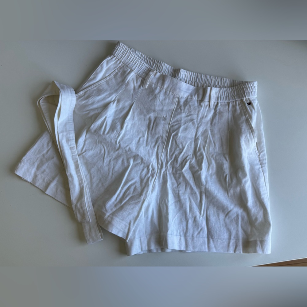 Tommy Hilfiger White Linen high-waisted shorts